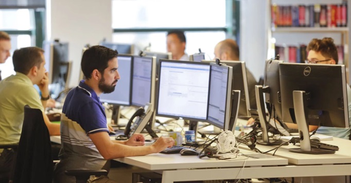Empresa tecnológica empleados